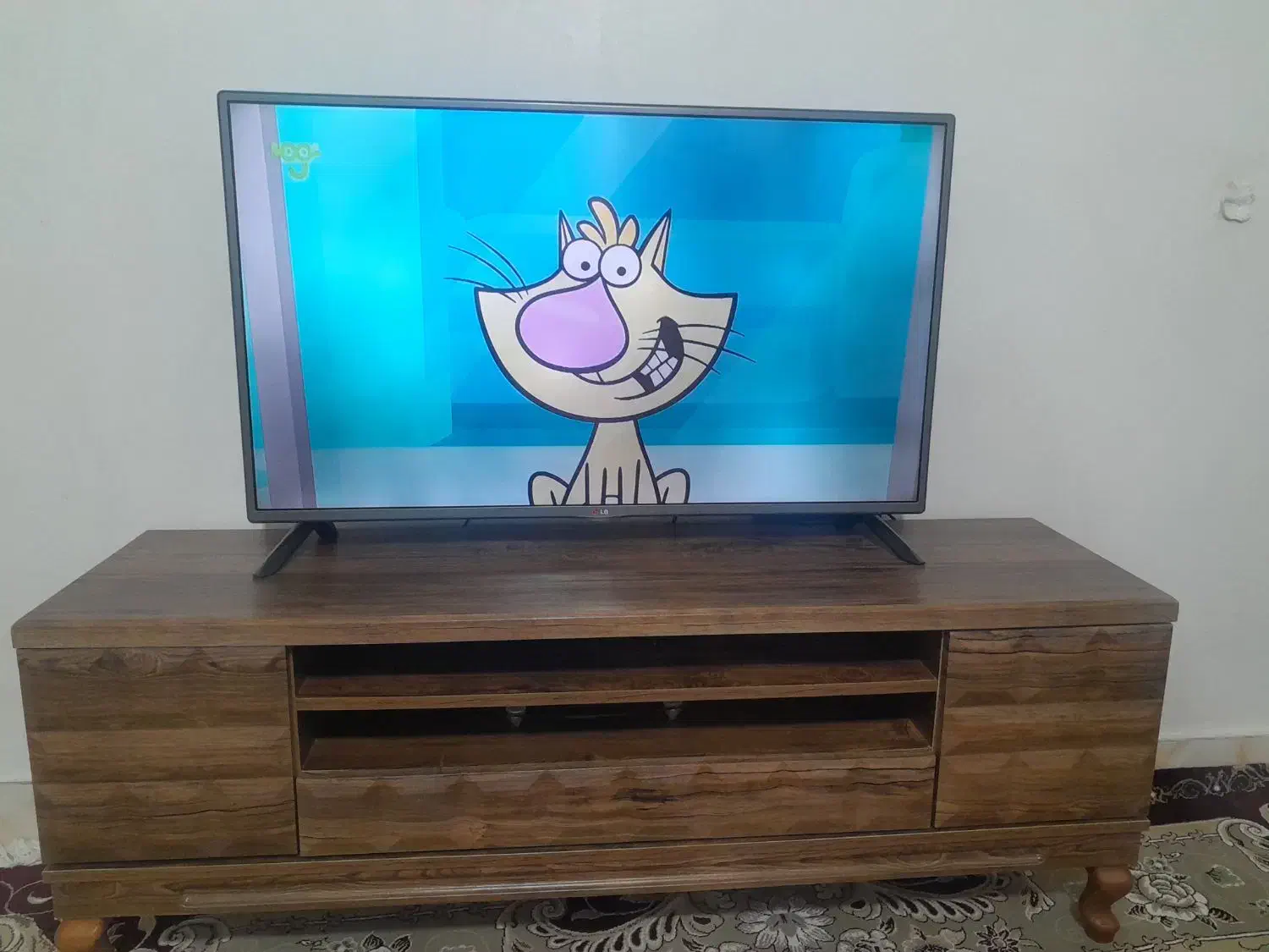 تلویزیون ال جی  اصل کره زیر تلویزیون دکور|تلویزیون و پروژکتور|سنندج, |دیوار