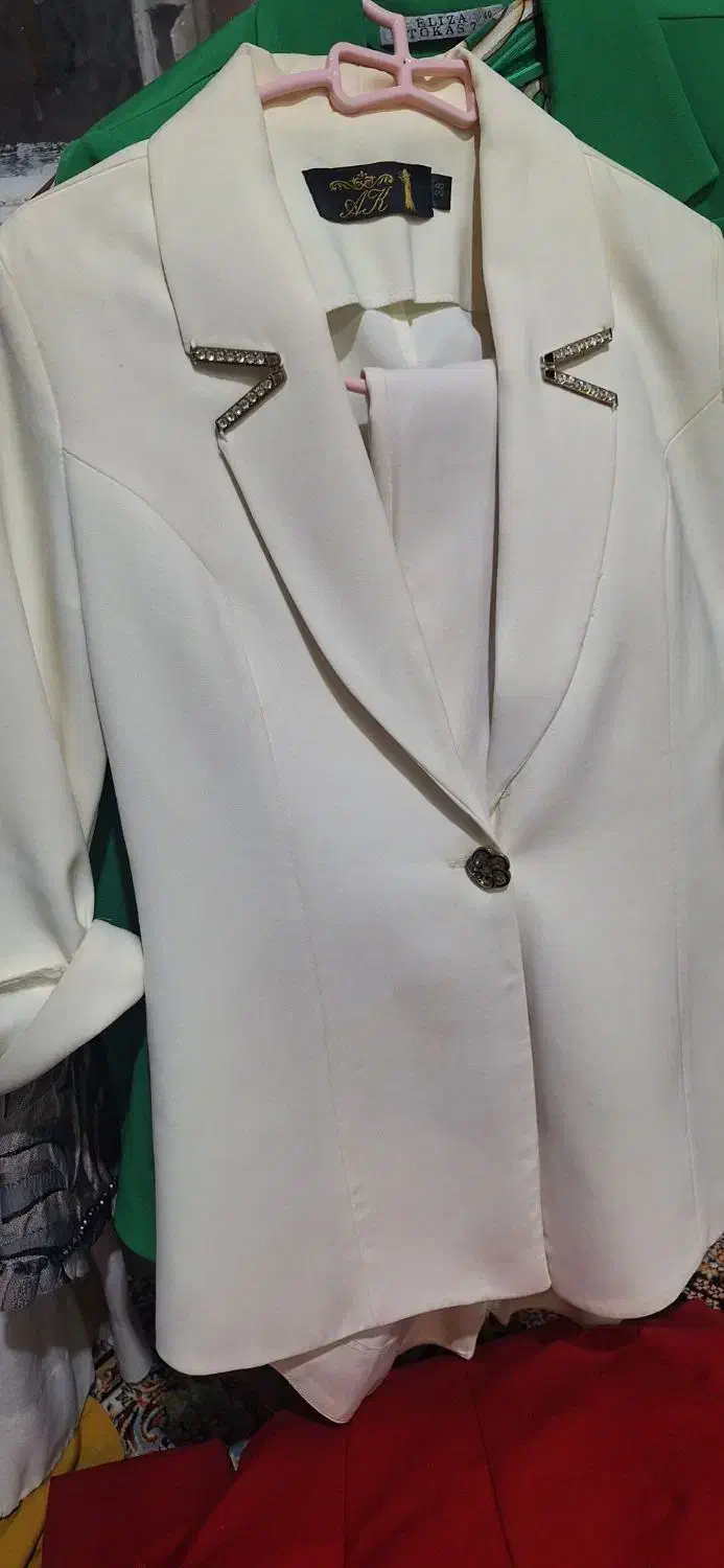 کت شلوار|لباس|قم, نیروگاه|دیوار