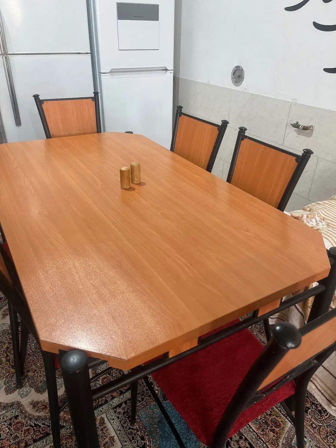 میز ناهارخوری|میز و صندلی غذاخوری|صدرا-فارس, فاز ۱|دیوار