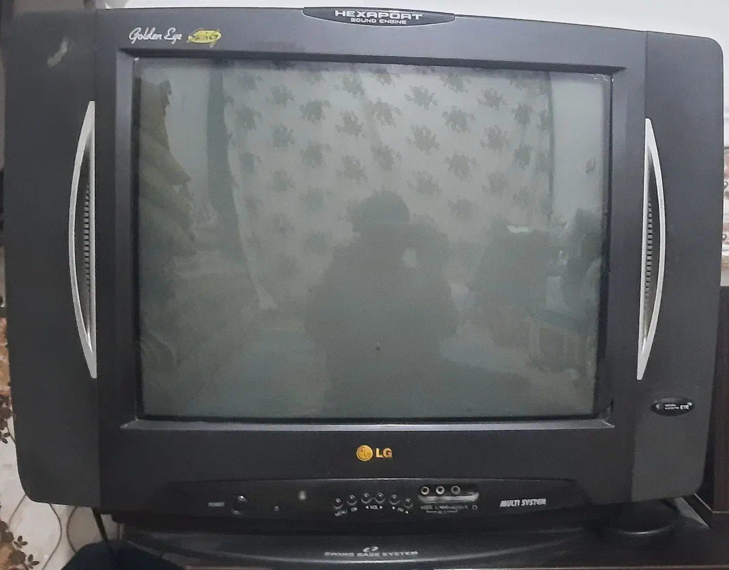 تلویزیون الجی با میز|تلویزیون و پروژکتور|زاهدان, |دیوار