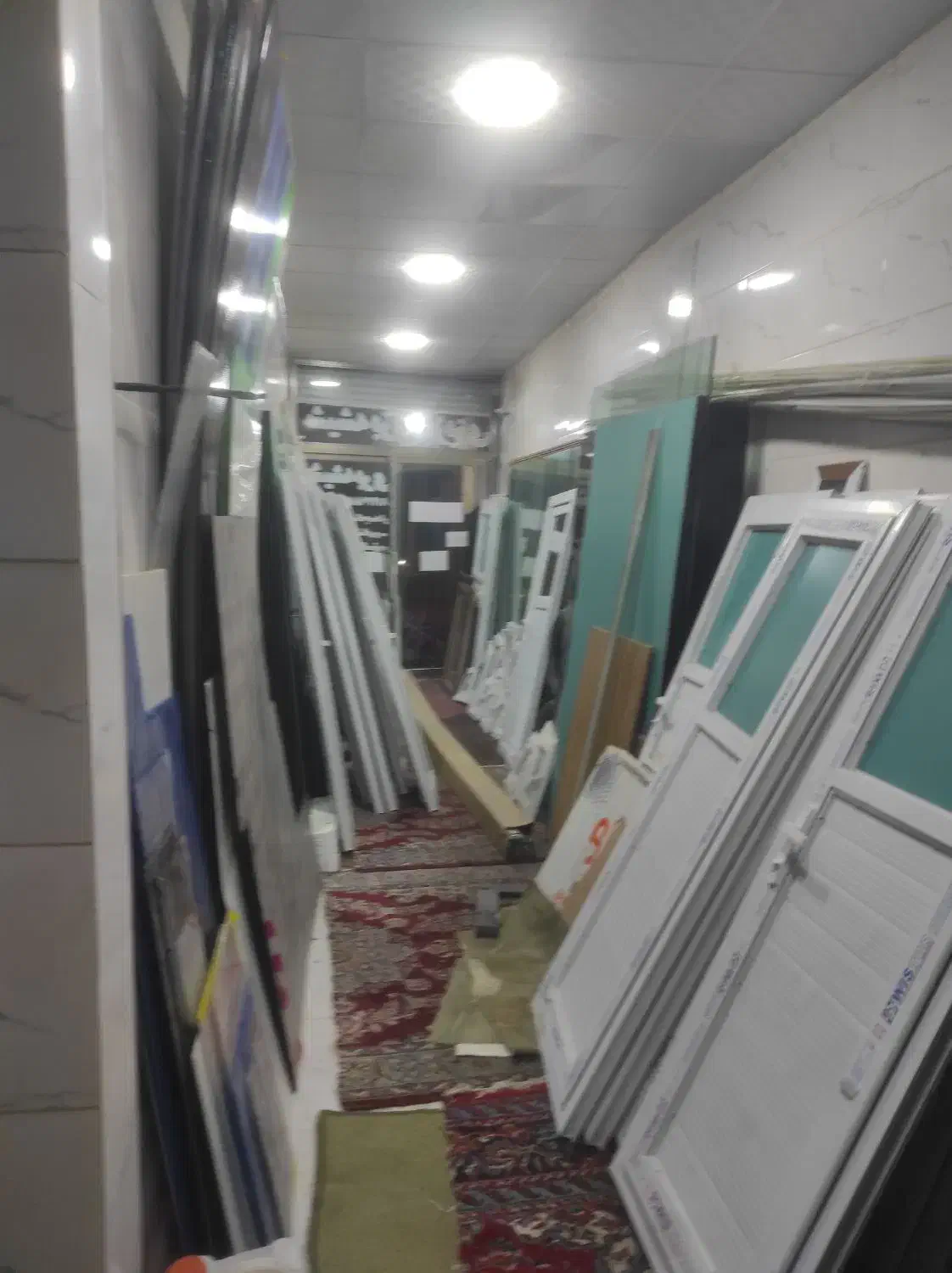 شیشه بری عزیزی|خدمات پیشه و مهارت|میانه, |دیوار