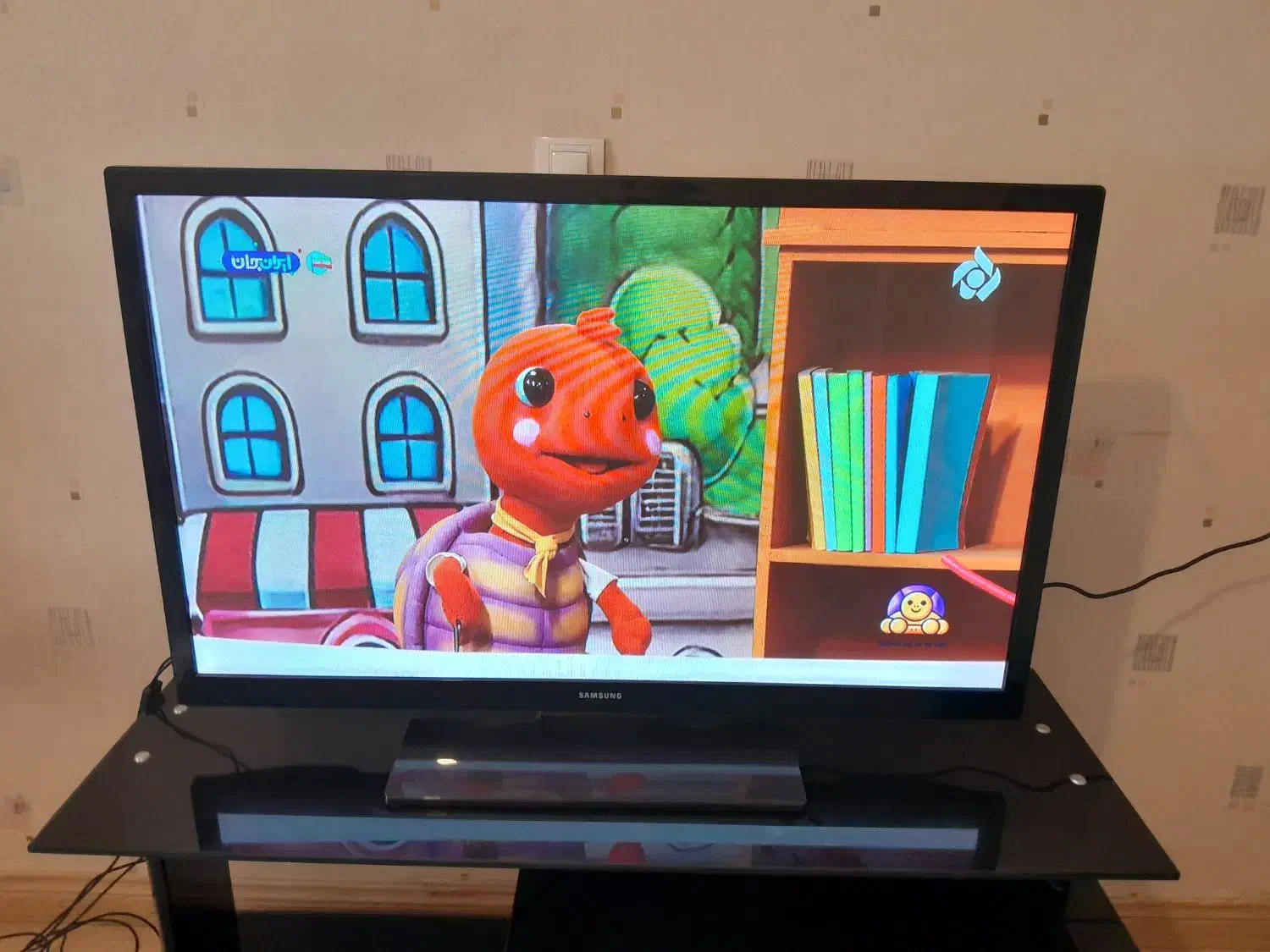 تلوزیون ۴۳ اینچ سامسونگ پلاسما،میز تلوزیون شیشه ای|تلویزیون و پروژکتور|تهران, مهران|دیوار