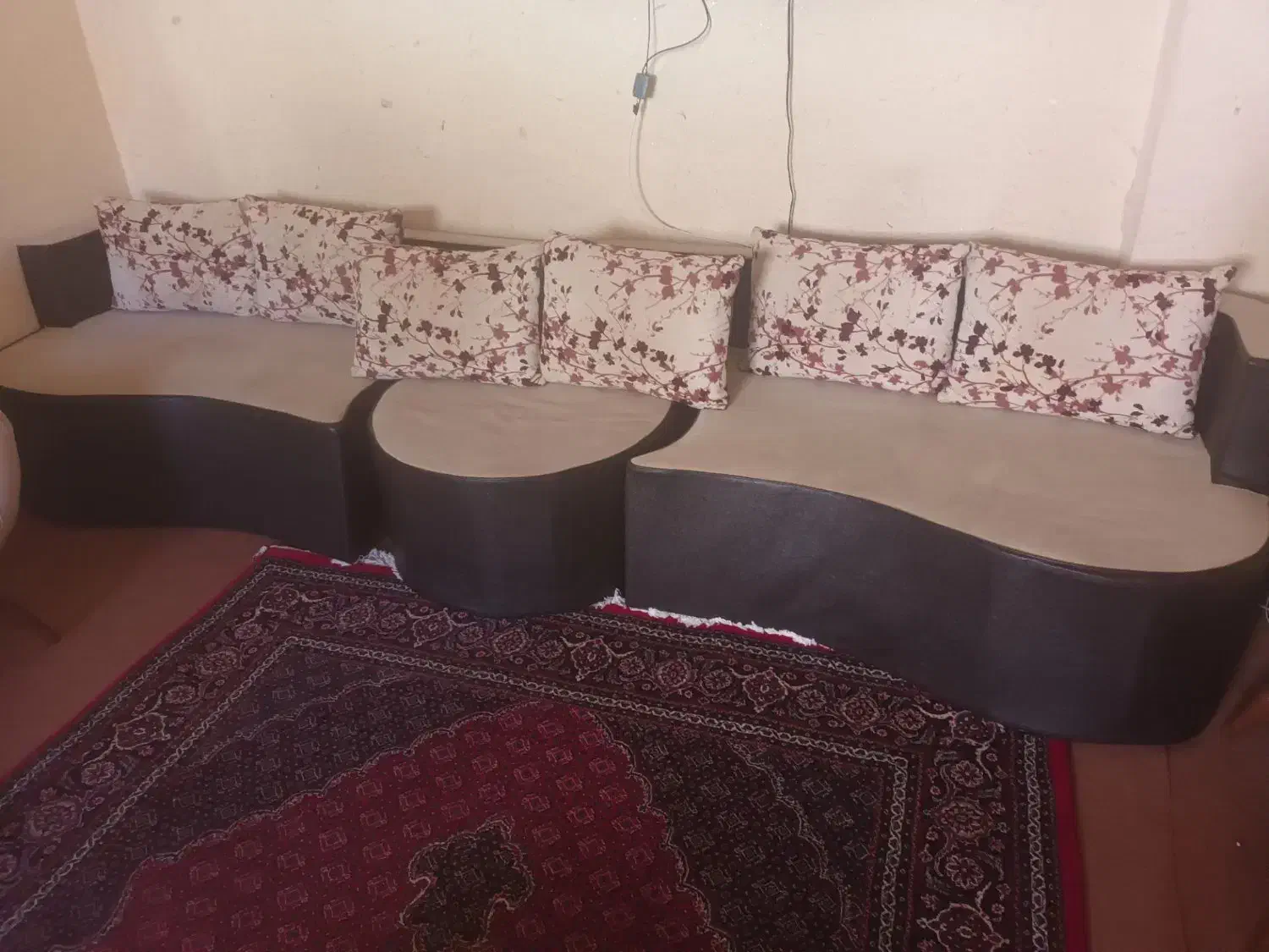 دودست مبل در حد نو فروش بخاطر جابه جای|مبلمان خانگی و میز عسلی|دهگلان, |دیوار