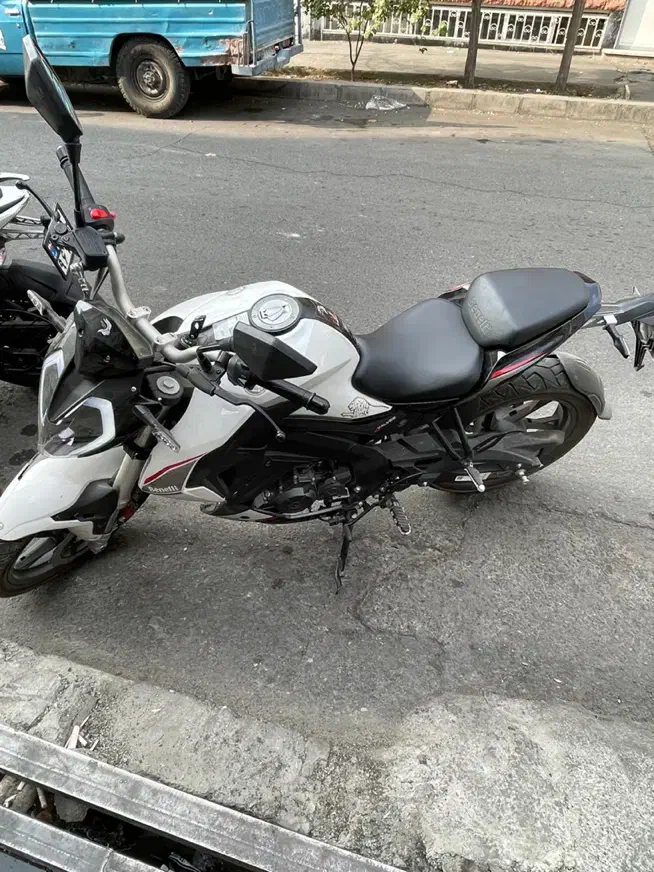 بنلی ۱۸۰s /کم کارکرد/بدون خط و خش و زمین خوردگی|موتورسیکلت|تهران, خلیج فارس|دیوار