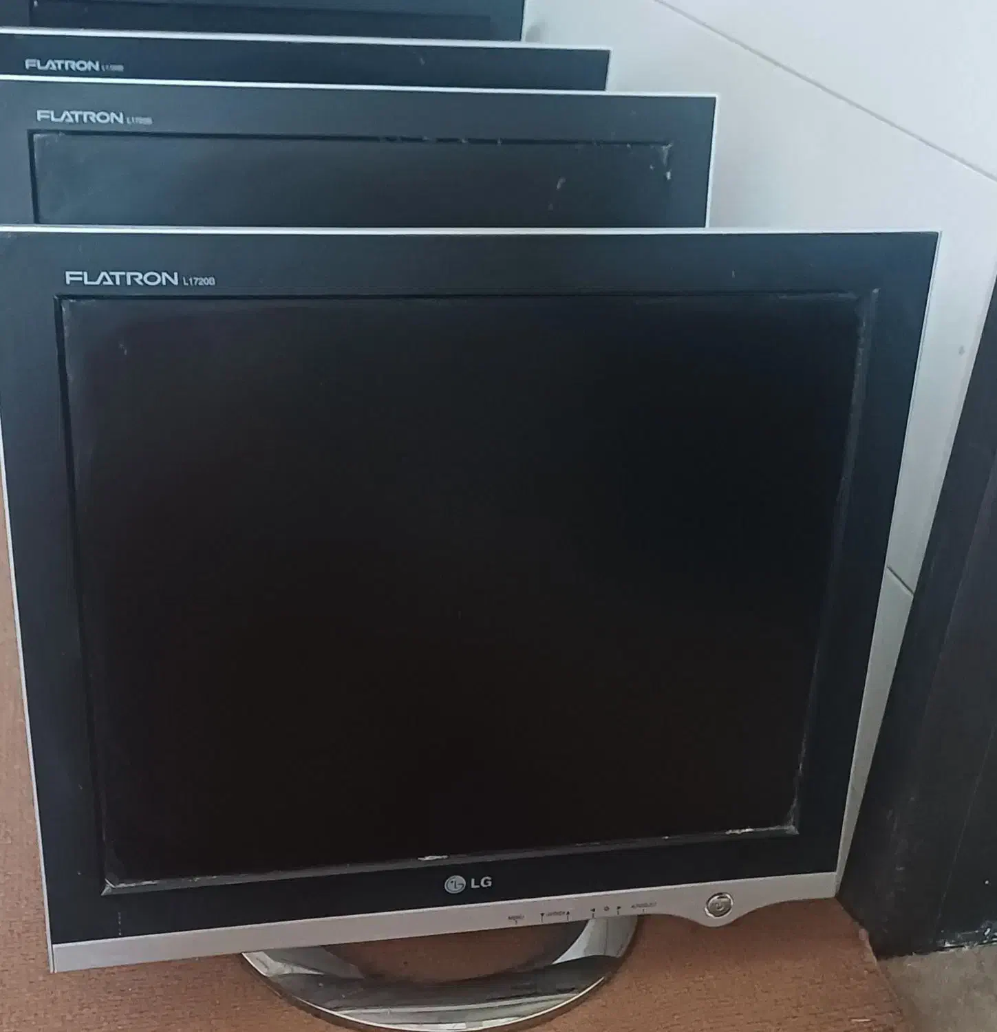 مانیتور 17 LG مناسب برای دوربین مداربسته|قطعات و لوازم جانبی رایانه|شیراز, شهرک پرواز|دیوار