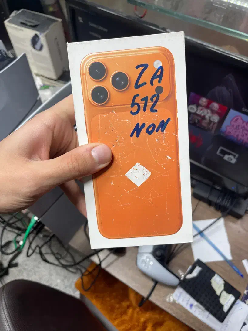 اپل ایفون ۱۷پرومکس اکبند بدون کد و شرکتی 17promax|موبایل|تهران, صادقیه|دیوار