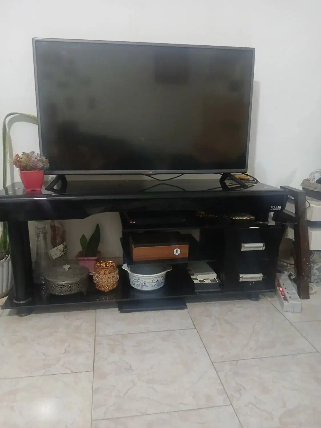 میزتلوزیون|میز تلویزیون|رشت, حمیدیان|دیوار