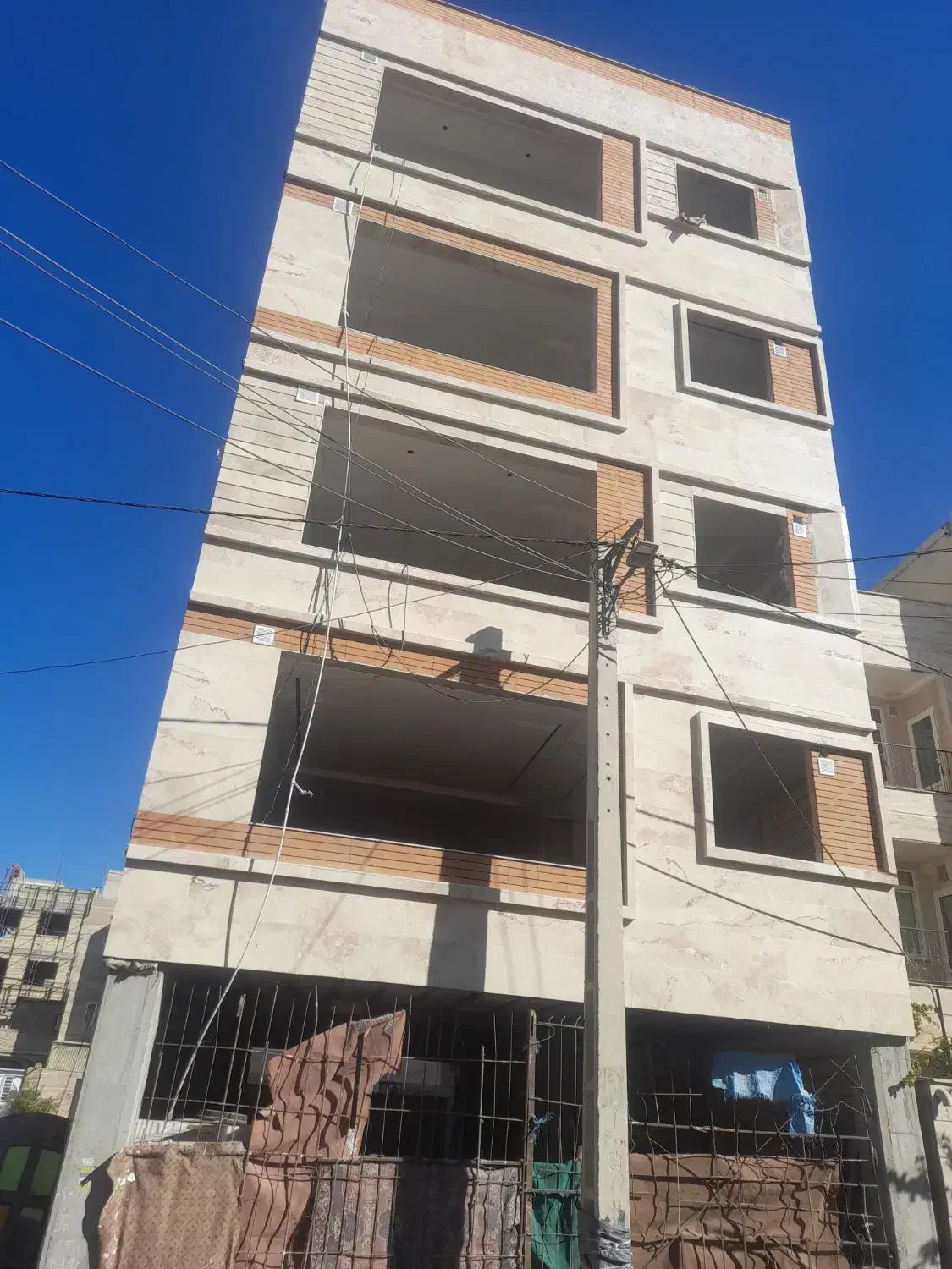 پیش فروش گاوخانه ۱۱۰متری|پیشفروش املاک|اراک, |دیوار