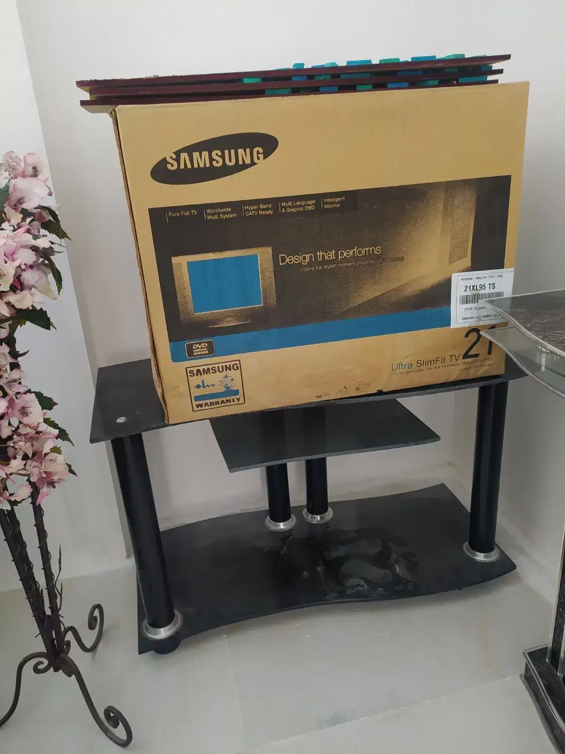 تلویزیون و میز تلویزیون|تلویزیون و پروژکتور|تیران, |دیوار