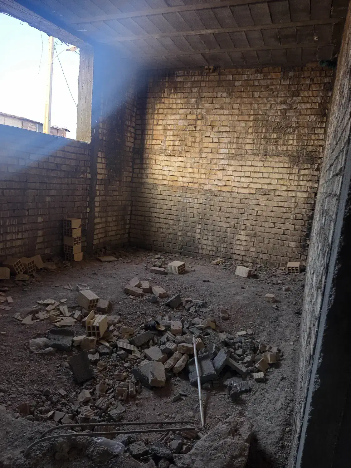 فروش یک باب مسکونی نیمه کاره|فروش خانه و ویلا|بهمن صغاد, |دیوار