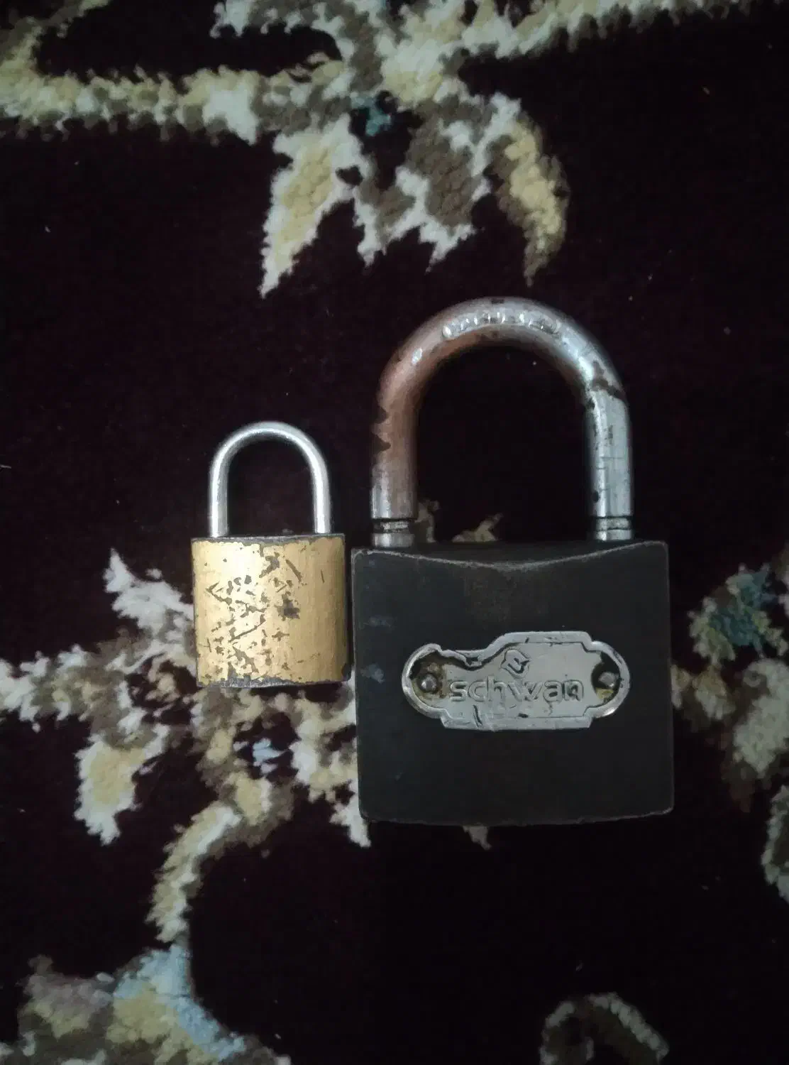 قفل کوچک بزرگ|کلکسیون اشیاء عتیقه|مشهد, پورسینا|دیوار