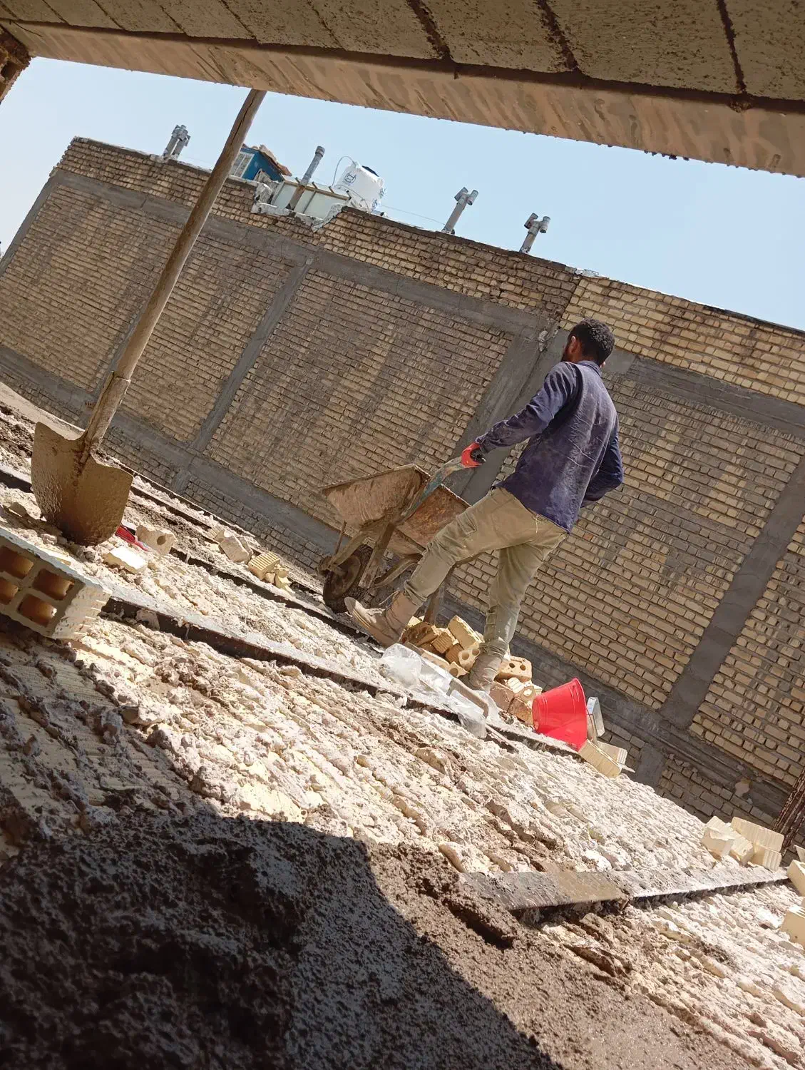 تخریب بازسازی مقاوم سازی‌ پیمانکاری‌|خدمات پیشه و مهارت|شیراز, شهرک بهار|دیوار