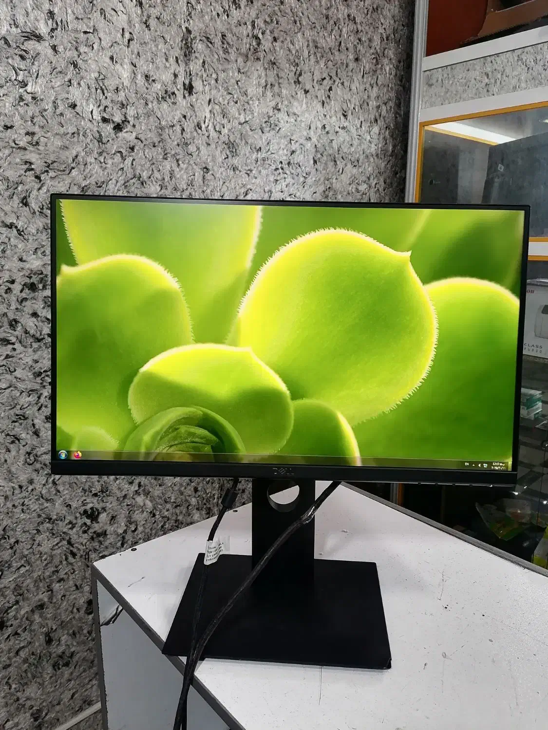 مانیتور 22 اینچ ال ای دی Dell|قطعات و لوازم جانبی رایانه|ایلام, |دیوار