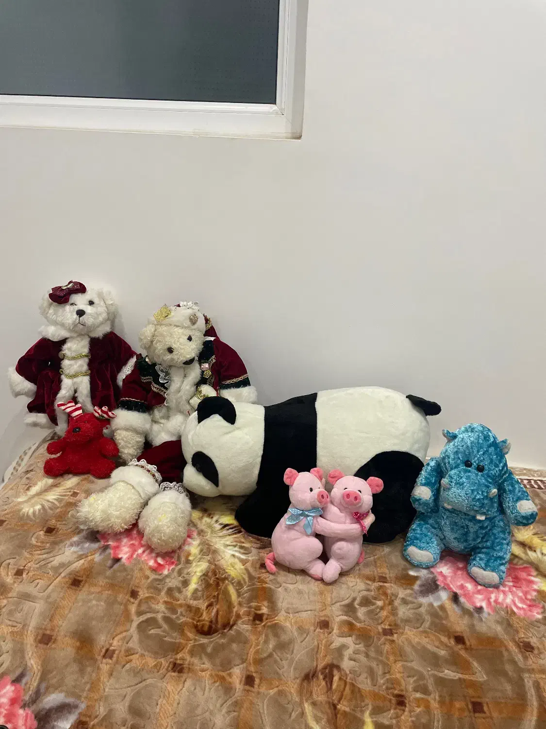 عروسک|اسباب‌بازی بچه|اردکان, |دیوار