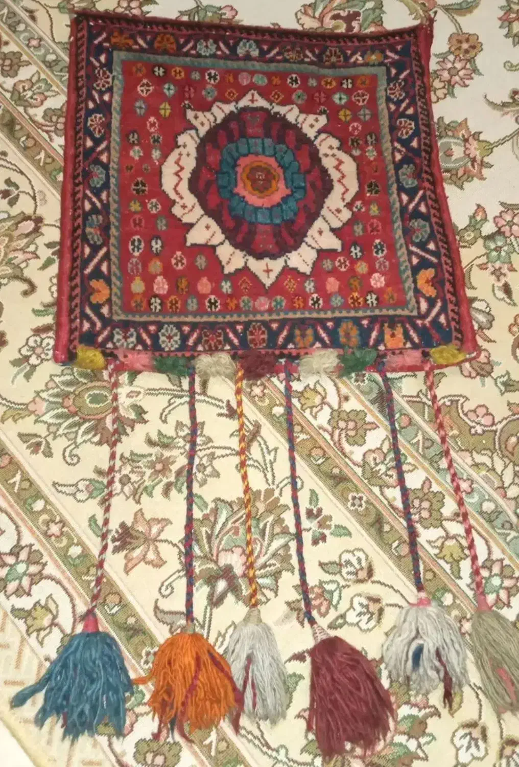 صنایع دستی فرش ، کیف ، نمکدان دستبافت۶۰ساله|گلیم، جاجیم، گبه|تهران, قبا|دیوار