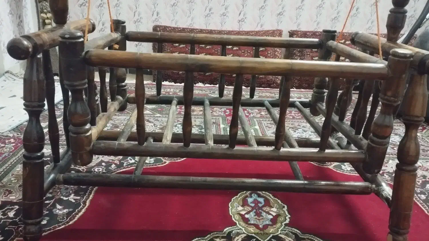 گهواره چوبی نوزاد|اسباب و اثاث بچه|زابل, |دیوار