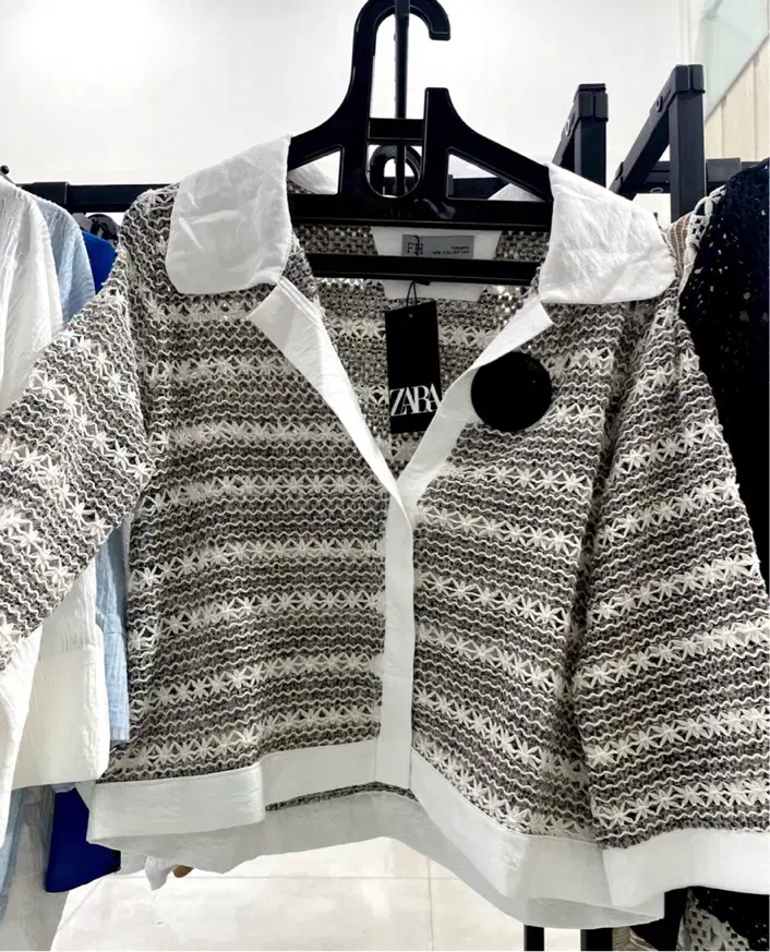 پیراهن|لباس|یاسوج, |دیوار