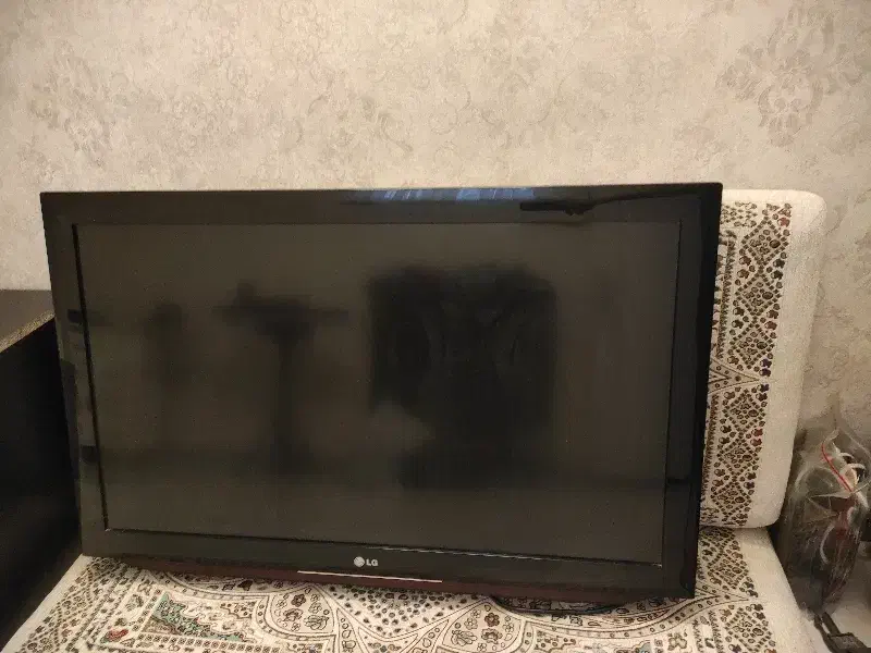تلویزیون ال جی 42اینچ|تلویزیون و پروژکتور|نیشابور, شهرک ولیعصر|دیوار