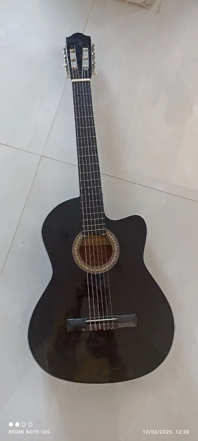 گیتار کلاسیک نو|گیتار، بیس، امپلیفایر|بیرجند, |دیوار