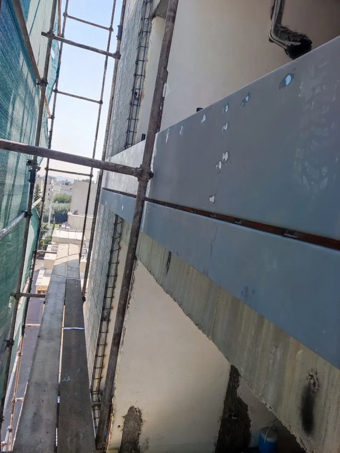 جوشکاری نما مدرن|خدمات پیشه و مهارت|شیراز, قدوسی غربی|دیوار