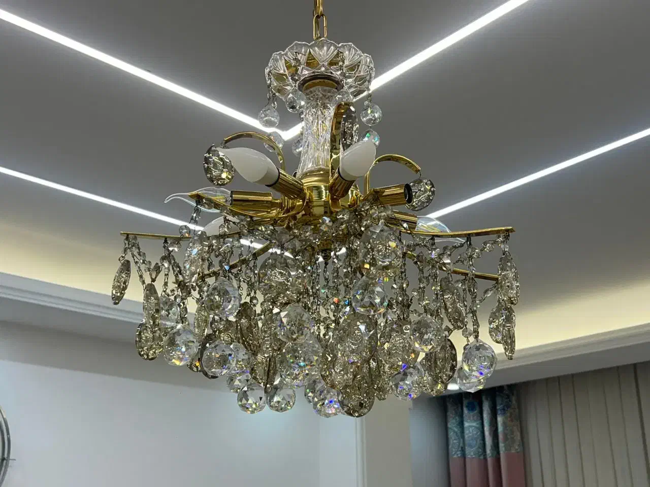 لوستر 8شاخه تمیز بدون رنگ رفتگی رنگ صابت|لوستر و چراغ آویز|اندیشه, شهرک مریم|دیوار