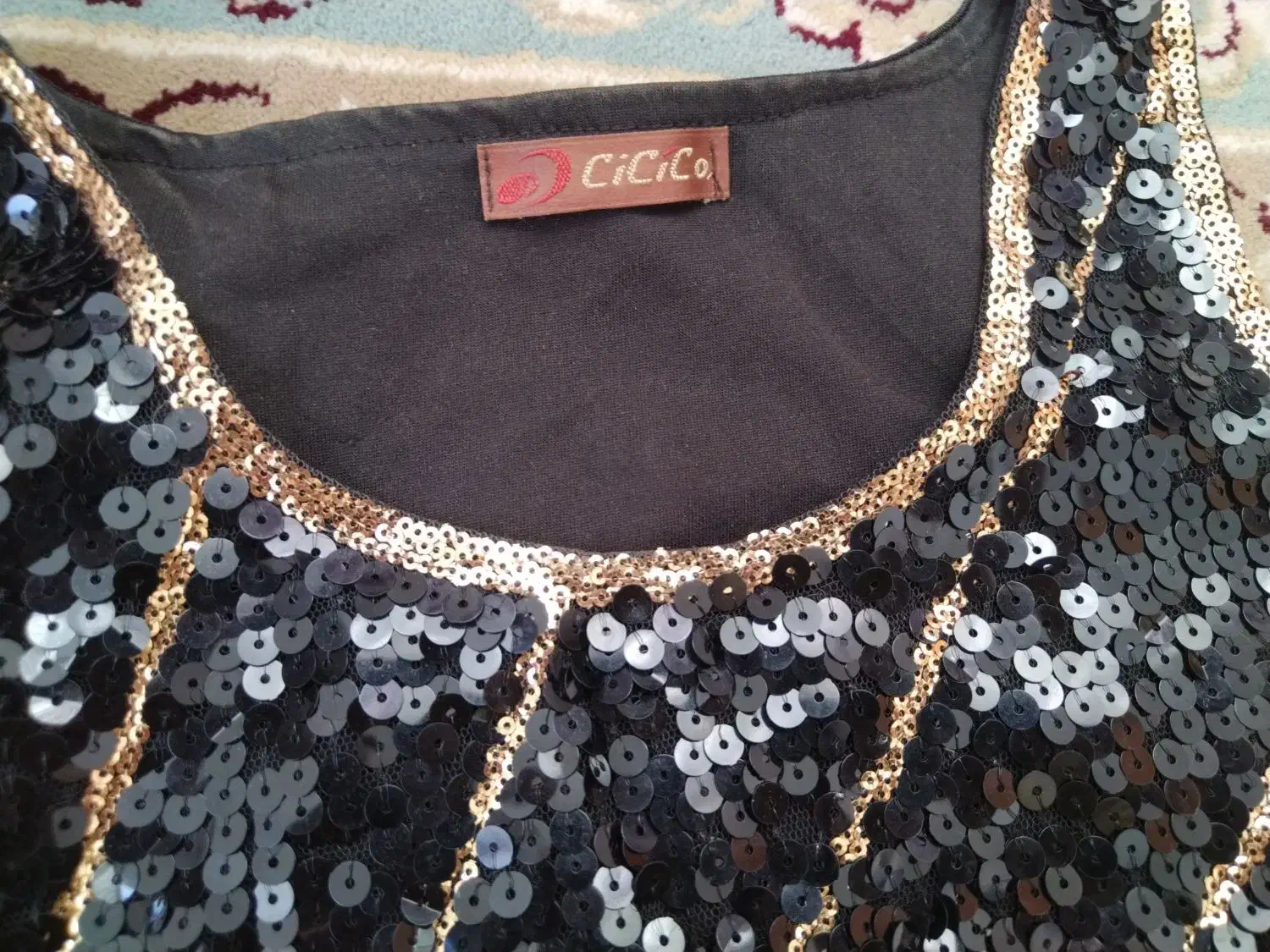 لباس مجلسی|لباس|زبرخان, |دیوار