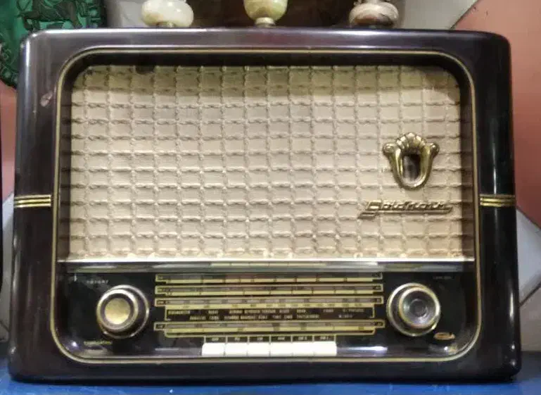 رادیو لامپی قدیمی|کلکسیون و سرگرمی|تهران, نیروی دریایی|دیوار