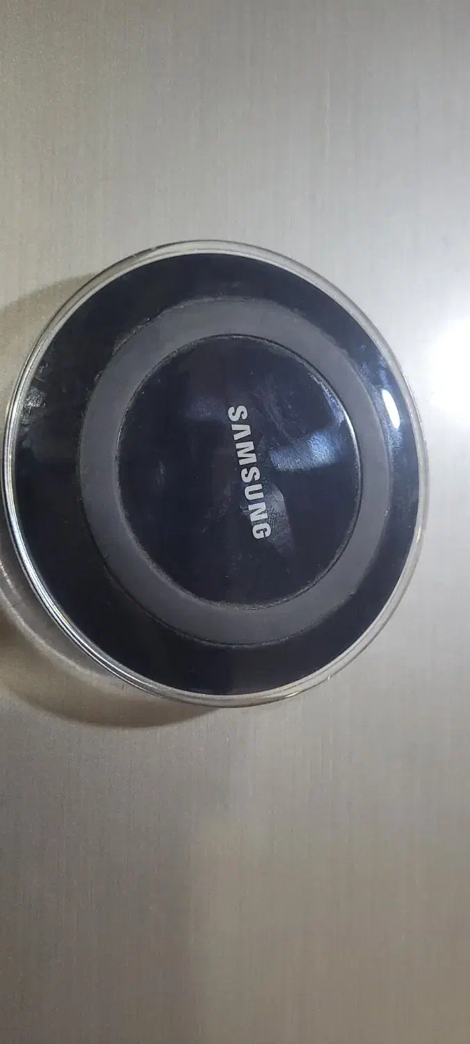 شارژر وایرلس سامسونگ EP-PG920Iکاملاً سالم و تمیز ش|لوازم جانبی موبایل و تبلت|قم, آزادگان|دیوار