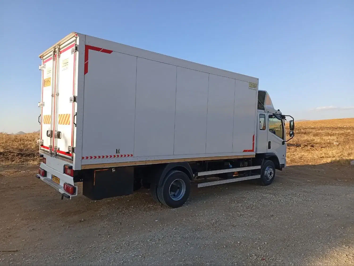 فورس 6تن خوابدار مدل 404... 24تا کار|خودرو سنگین|الیگودرز, |دیوار