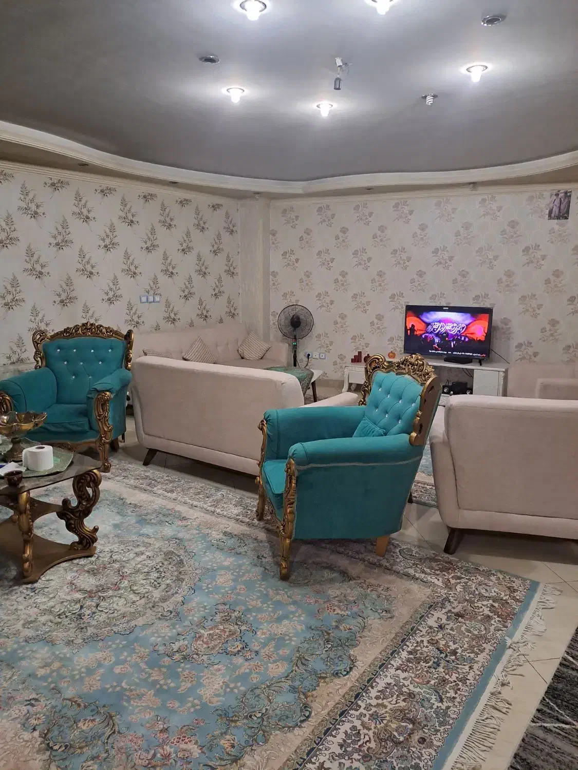 مبلمان ۷نفره سبز رنگ جنس خارجی|مبلمان خانگی و میز عسلی|کاشان, فاز ۱ ناجی آباد|دیوار