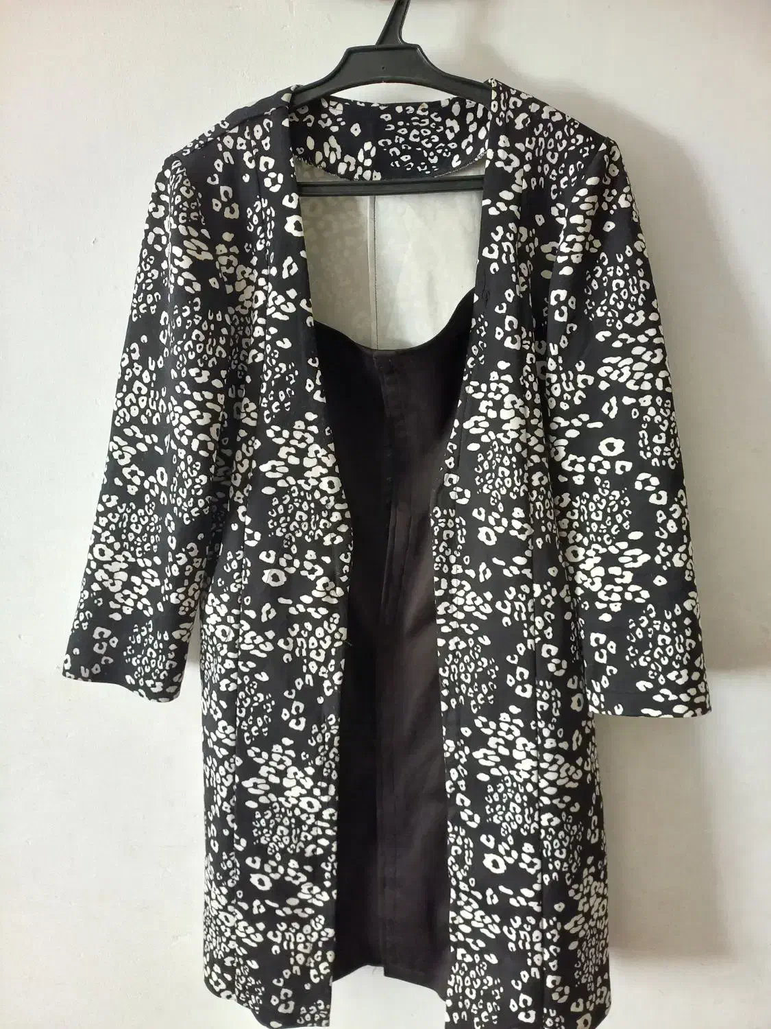 تعداد زیادی لباس و پالتو|لباس|ملایر, |دیوار