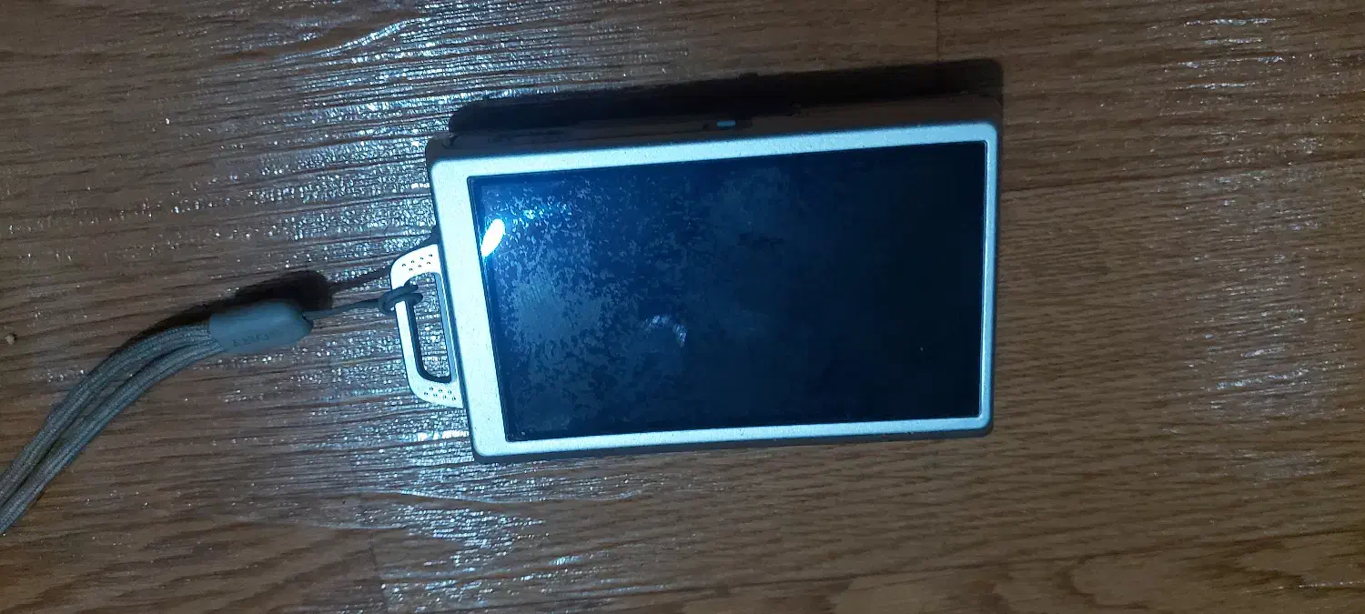 دوربین سونی سایبرشات|دوربین عکاسی و فیلمبرداری|شیراز, فرهنگ شهر|دیوار