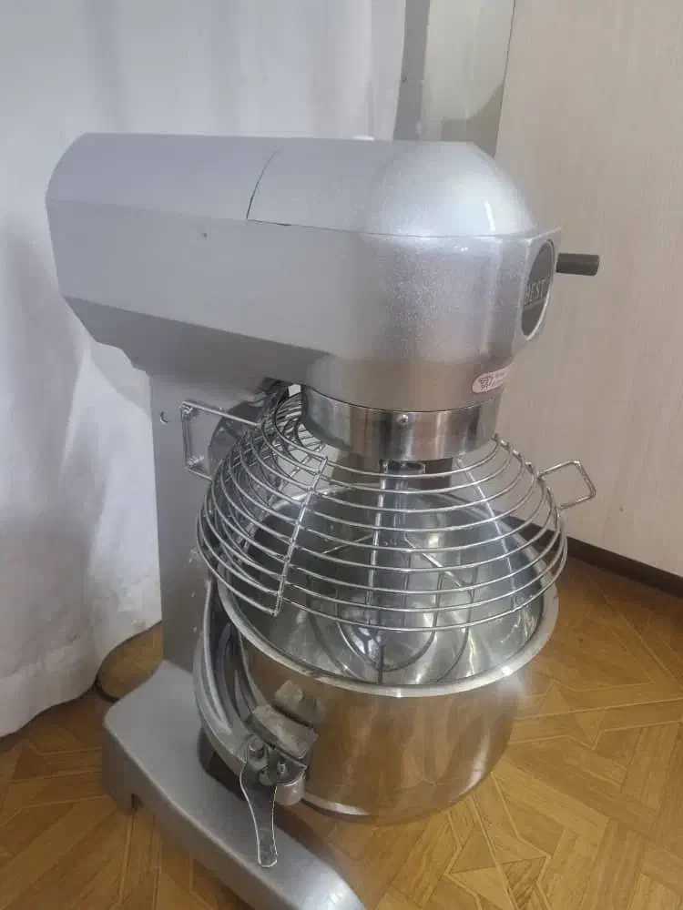 میکسر یاهمزن قنادی سه کاره یکماه خانگی کار شده|ماشین‌آلات صنعتی|گنبد کاووس, |دیوار