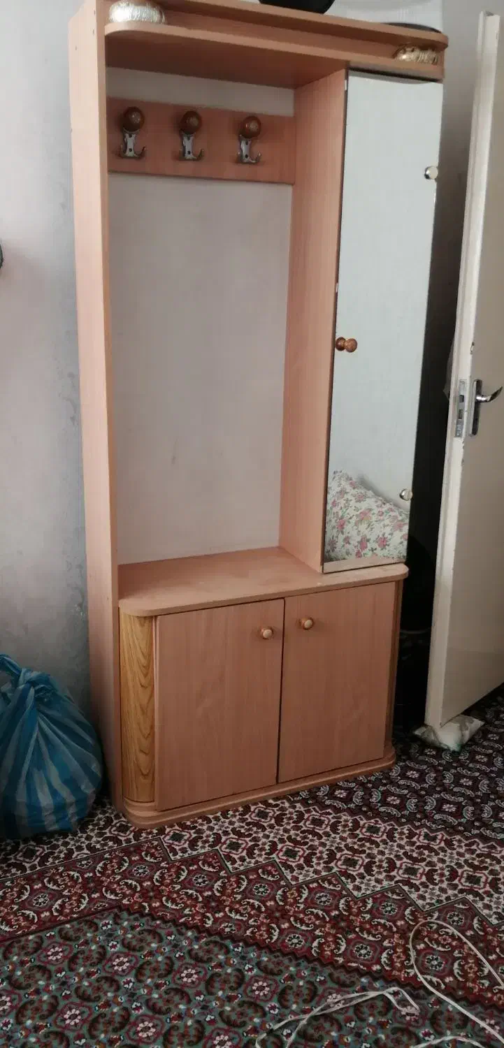 تعدادی وسایل منزل کمد جاکفشی وغیره|حراج|نقده, |دیوار