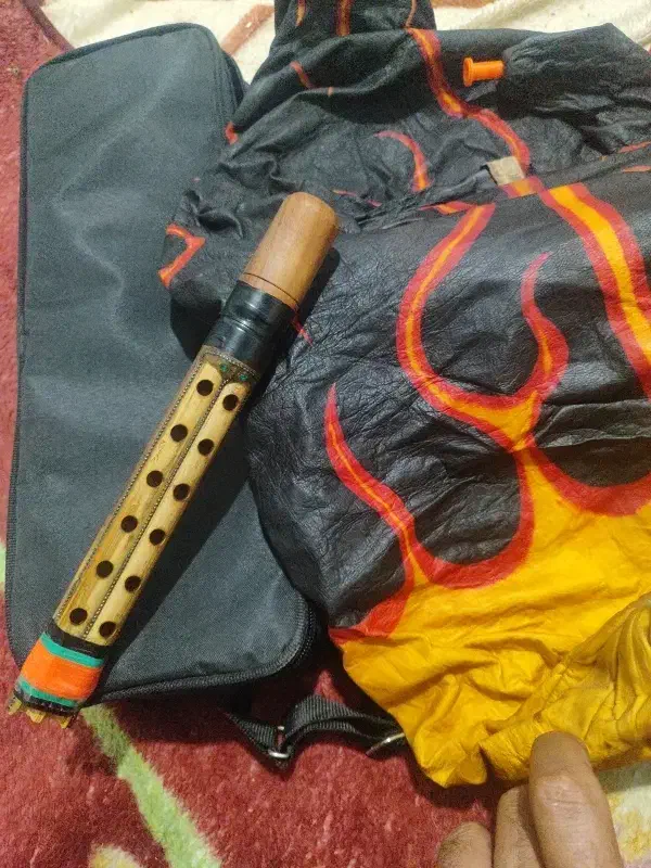 نی انبان|سازهای بادی|شیراز, محراب|دیوار