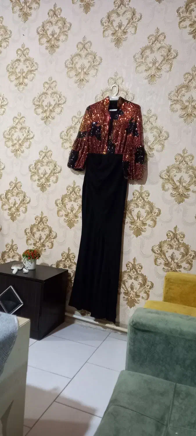 پیرهن اتیکت داره|لباس|شیروان (خراسان), |دیوار