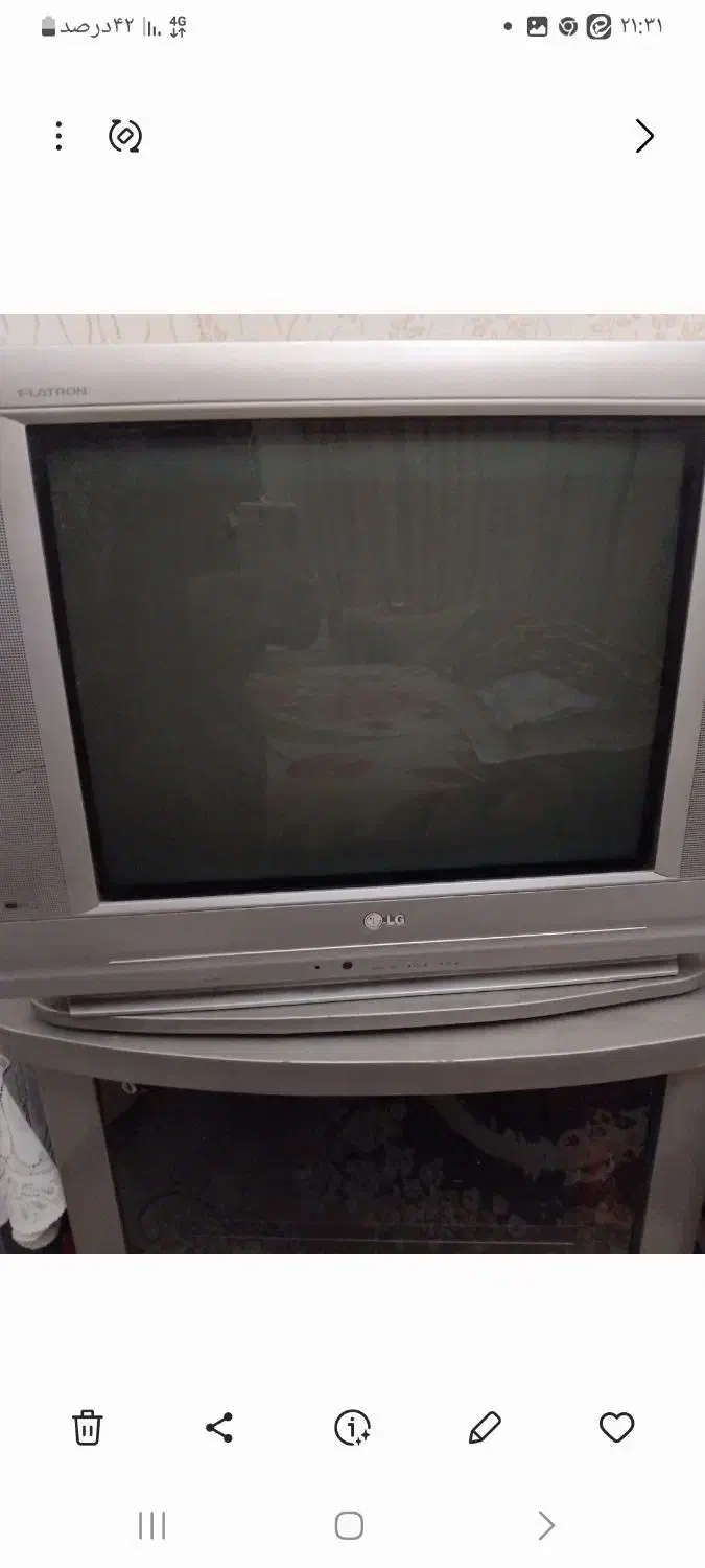 تلویزیون ۲۱ اینچ ال جی همراه با میز|تلویزیون و پروژکتور|مشهد, جانباز|دیوار