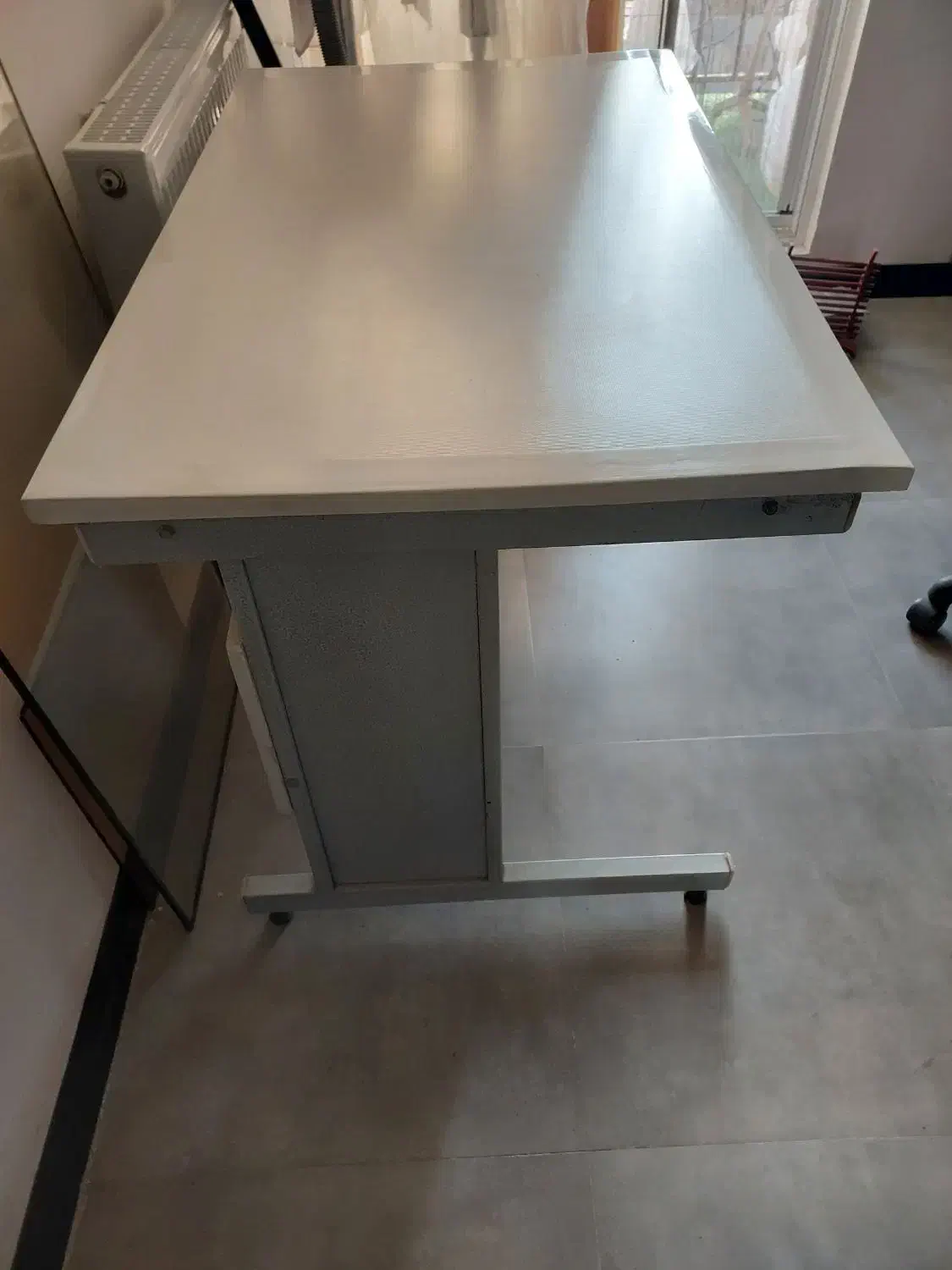 میز کامپیوتر یا میز کار|میز تحریر و کامپیوتر|آمل, |دیوار