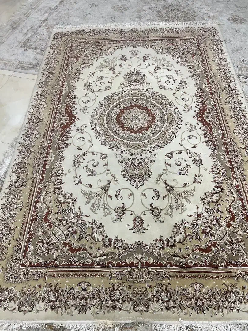 دو تخته فرش در حد نو|فرش|تهران, خواجه نظام الملک|دیوار