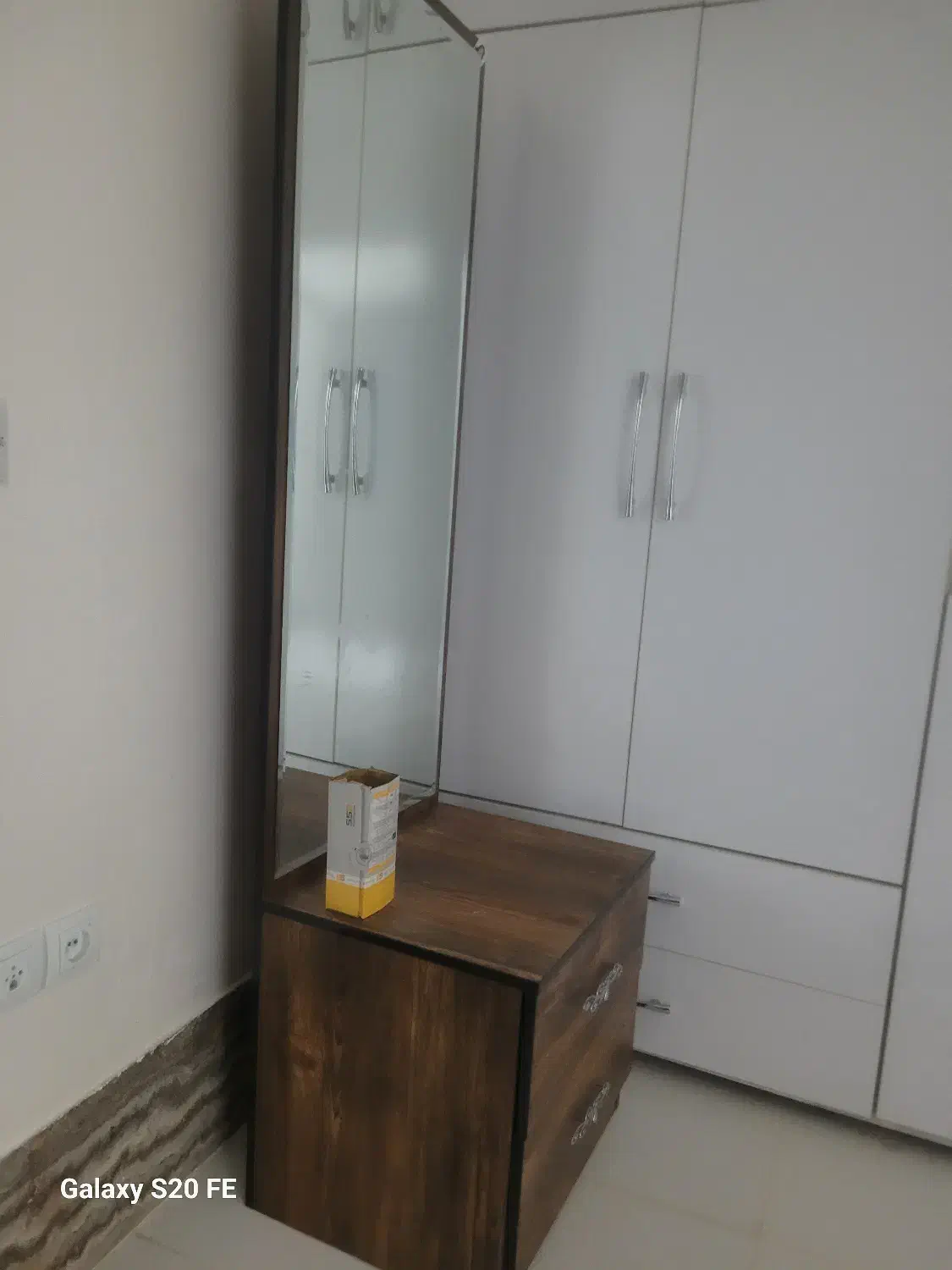 میز|بوفه، ویترین، کنسول|لامرد, |دیوار