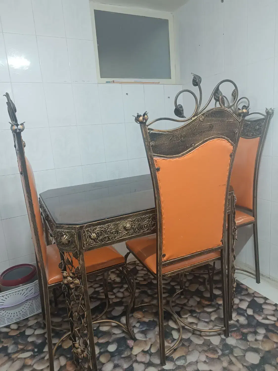 میز نهار خوری|میز و صندلی غذاخوری|فردوس (خراسان), |دیوار