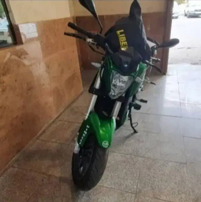 بنلی 250تک کم کار در حد|موتورسیکلت|تربتحیدریه, قائم|دیوار