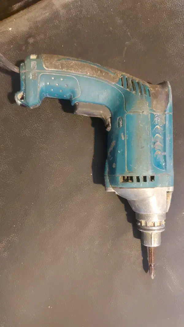 دریل پیچ بند ماکیتا قدیمی اصل|ابزارآلات|خورموج, |دیوار