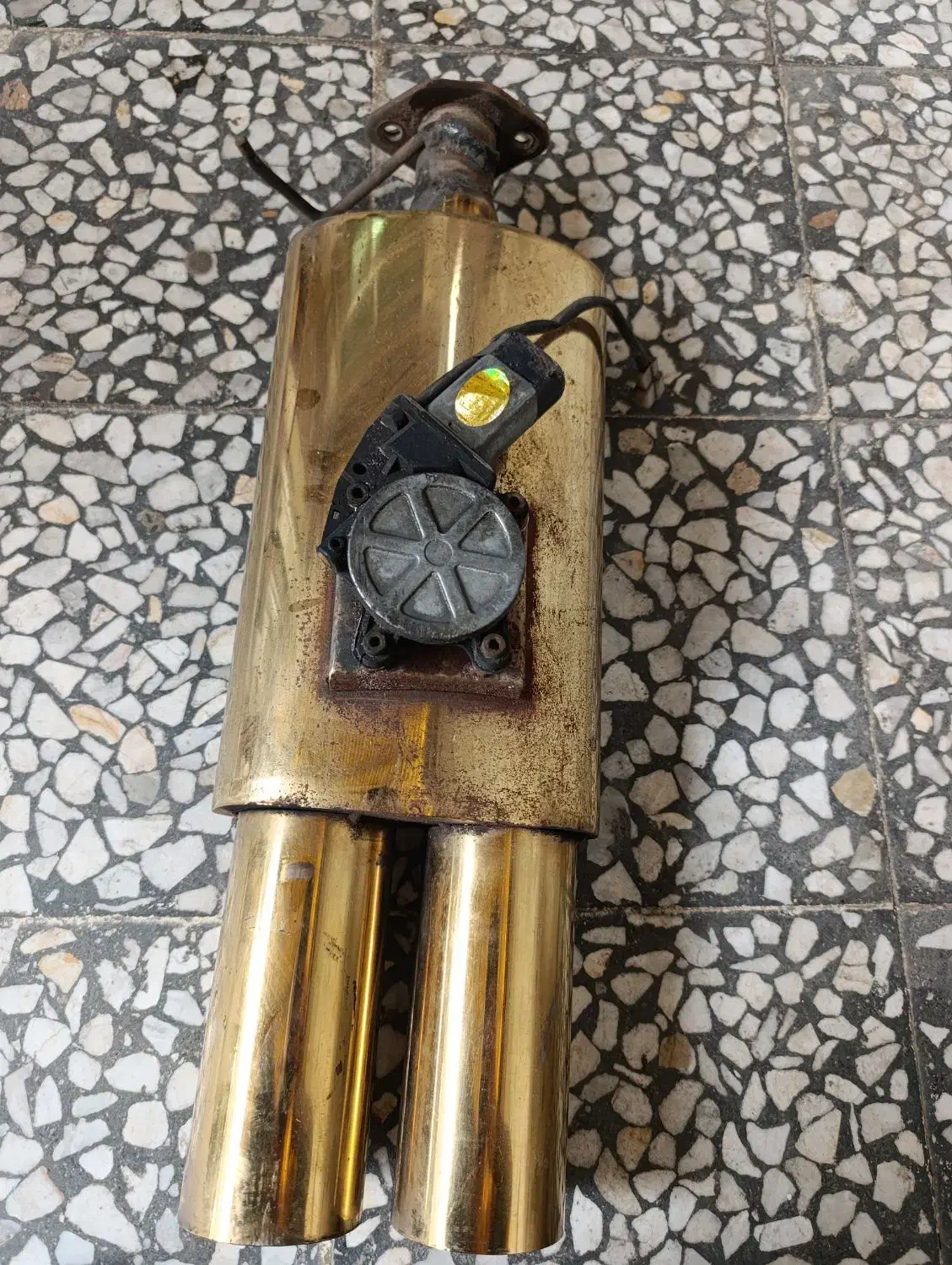 اگزوز دولول ریموت دار|قطعات یدکی و لوازم جانبی|رشت, سلیمانداراب|دیوار