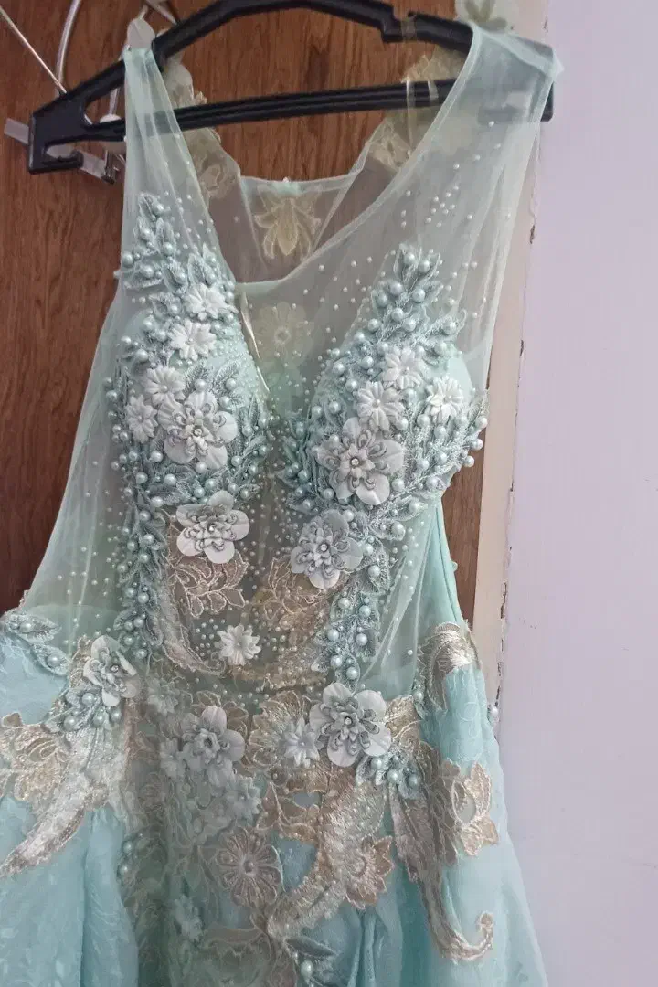 دو عدد پیراهن مجلسی خیلی تمیز فقط یک بار تن شده|لباس|اسفراین, |دیوار