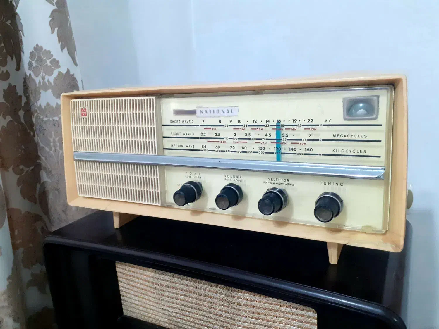 رادیو قدیمی لامپی ناسیونال سالم|کلکسیون اشیاء عتیقه|لولمان, |دیوار