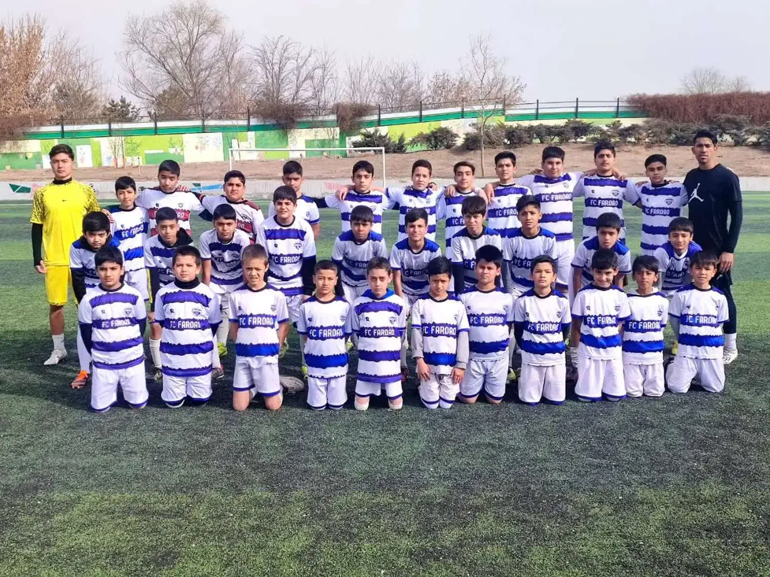 مدرسه فوتبال فرداد(دارای8زمین چمن و سالن اختصاصی)|ورزش‌های توپی|مشهد, شهرک شیرین|دیوار