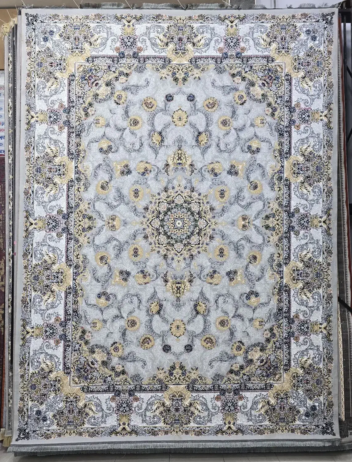 فرش ترنج موجود شد|فرش|دزفول, |دیوار