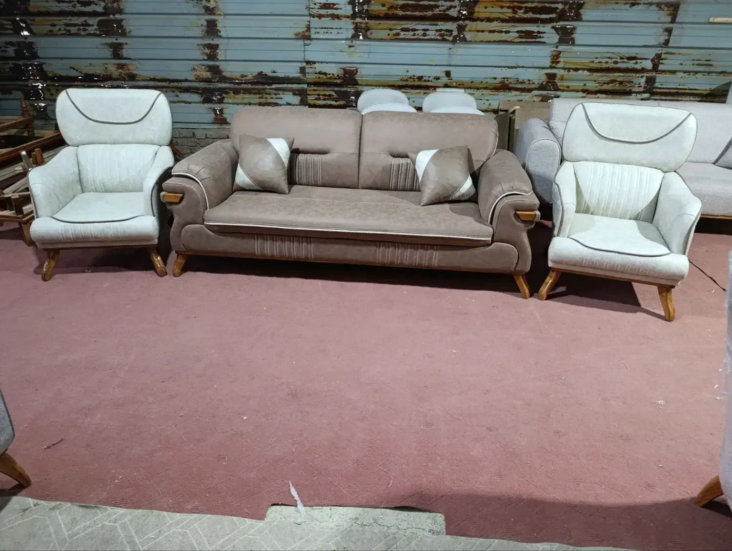 تعویض مبل کهنه با مبل نو|مبلمان خانگی و میز عسلی|نیشابور, پنجراه|دیوار