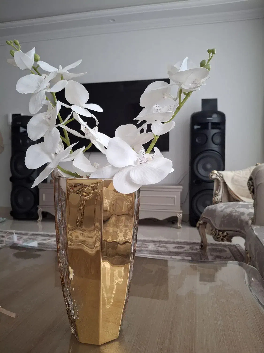 گلدون طلایی|گل مصنوعی|همدان, |دیوار